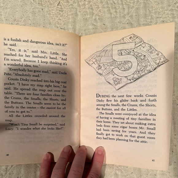 The littles take a trip! Scholastic! - Picture 8 of 11